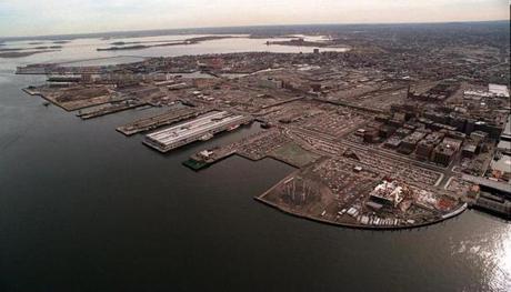 Before the Seaport underwent a building boom, it was home to many wind-swept parking lots. A new parking garage would replace some of those lost spots, but Massport officials also hope it?s home for Zipcar vehicles, Hubway bikes, and more.

